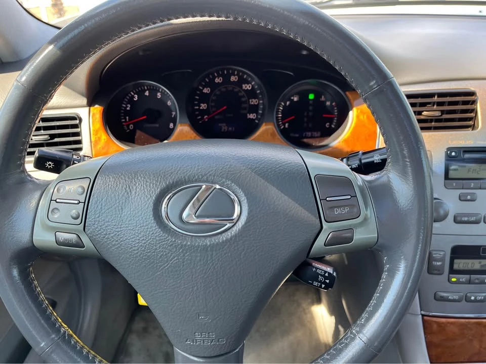 2005 Lexus ES 4th Gen - Image 15 of 19