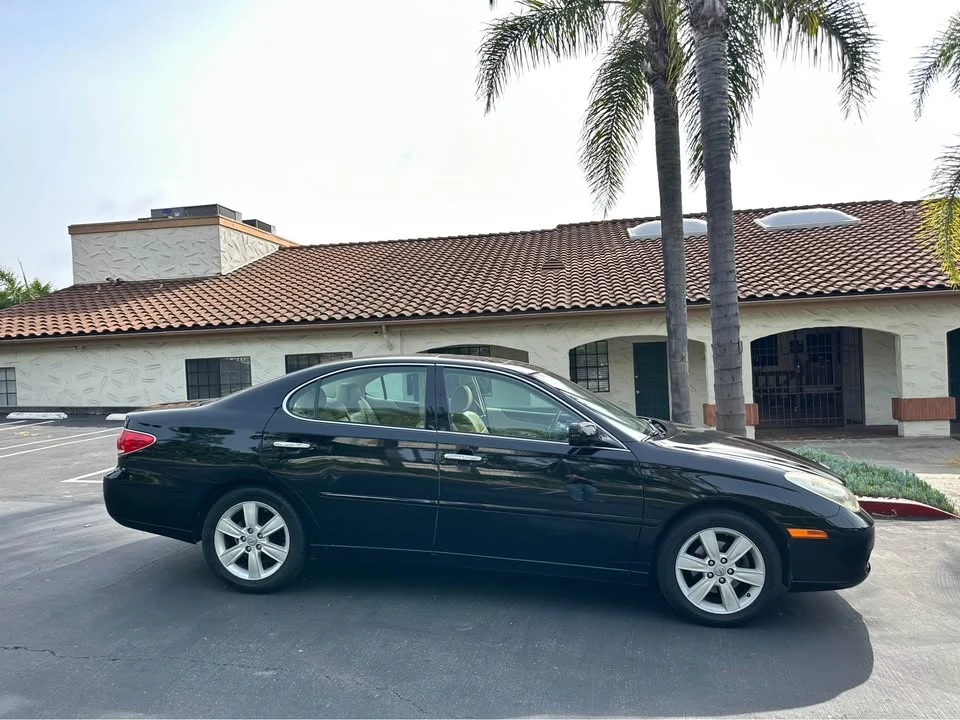 2005 Lexus ES 4th Gen - Image 2 of 13