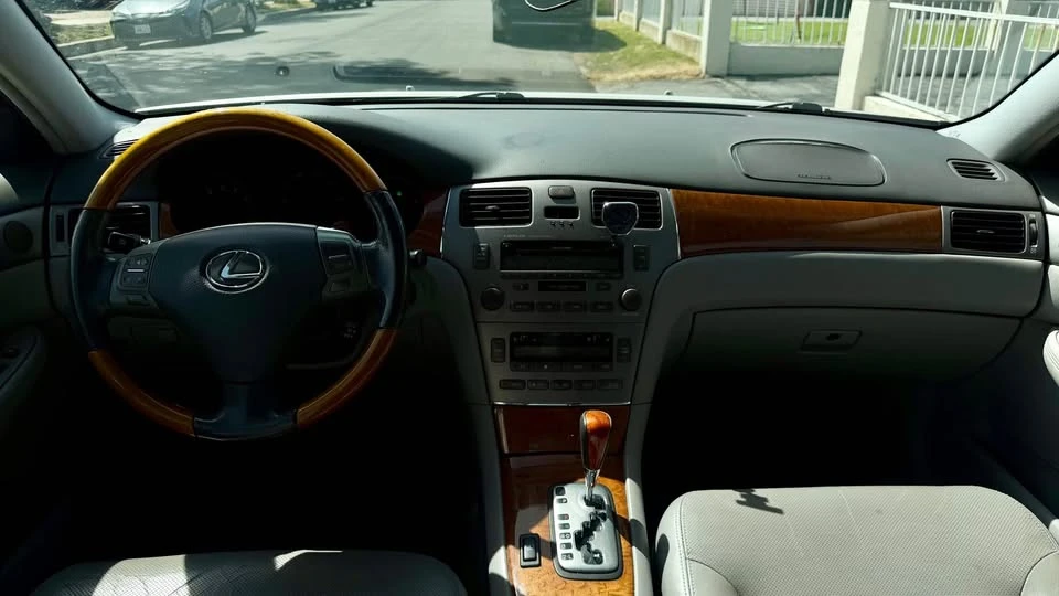 2005 Lexus ES 4th Gen - Image 7 of 10