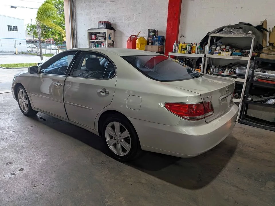 2005 Lexus ES 4th Gen - Image 4 of 8