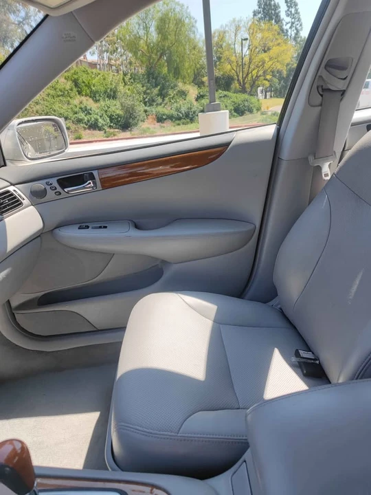 2005 Lexus ES 4th Gen - Image 9 of 15