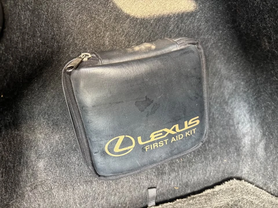 2005 Lexus ES 4th Gen - Image 15 of 17