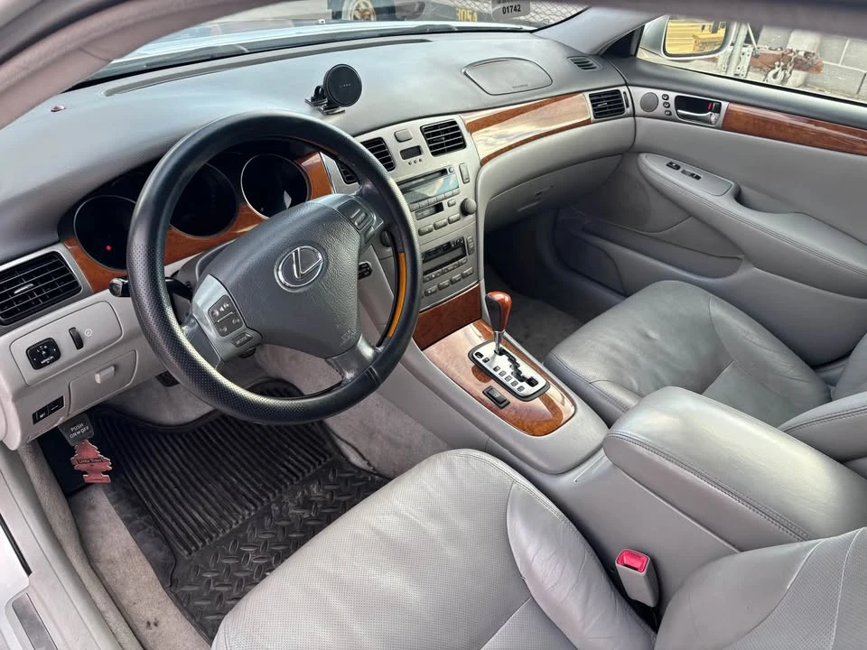 2005 Lexus ES 4th Gen - Image 5 of 17