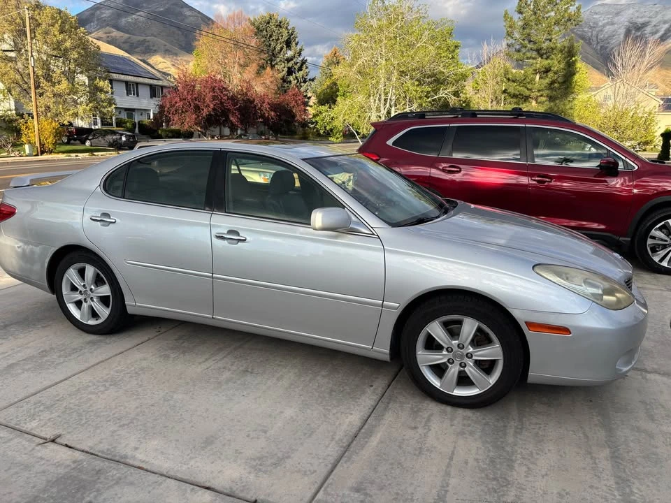 2005 Lexus ES 4th Gen - Image 2 of 17