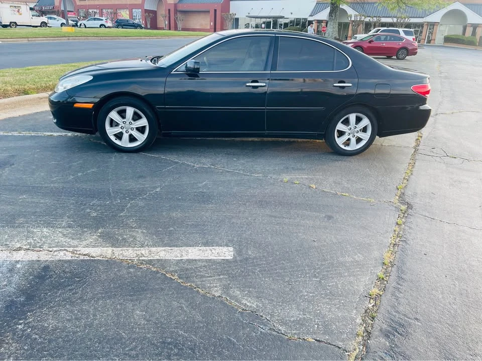 2005 Lexus ES 4th Gen - Image 2 of 14