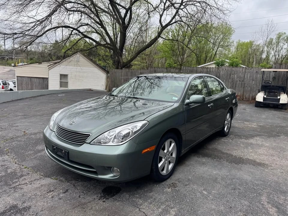 2005 Lexus ES 4th Gen - Image 3 of 14