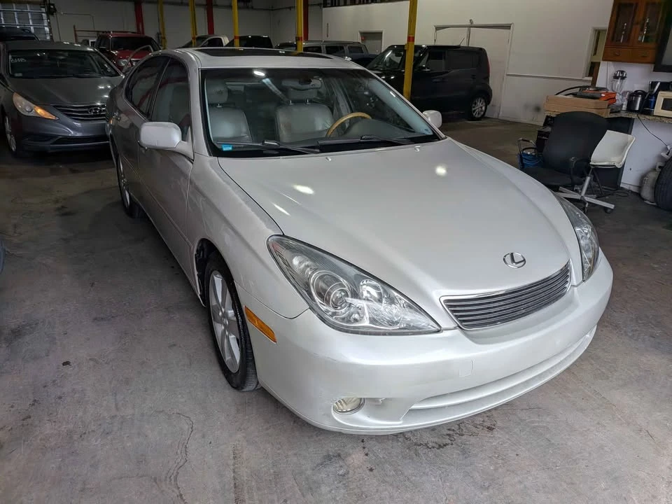 2005 Lexus ES 4th Gen - Image 2 of 8