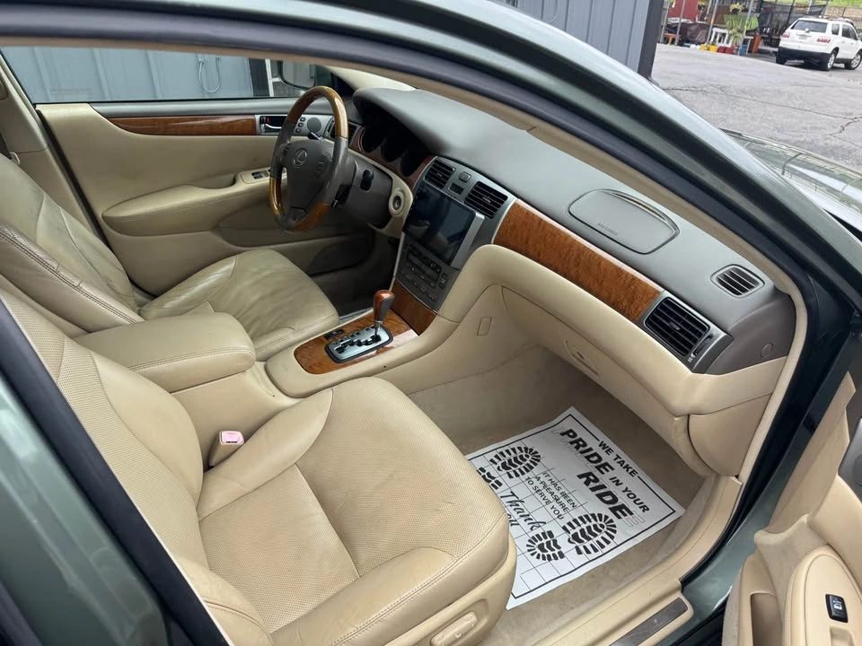 2005 Lexus ES 4th Gen - Image 11 of 14