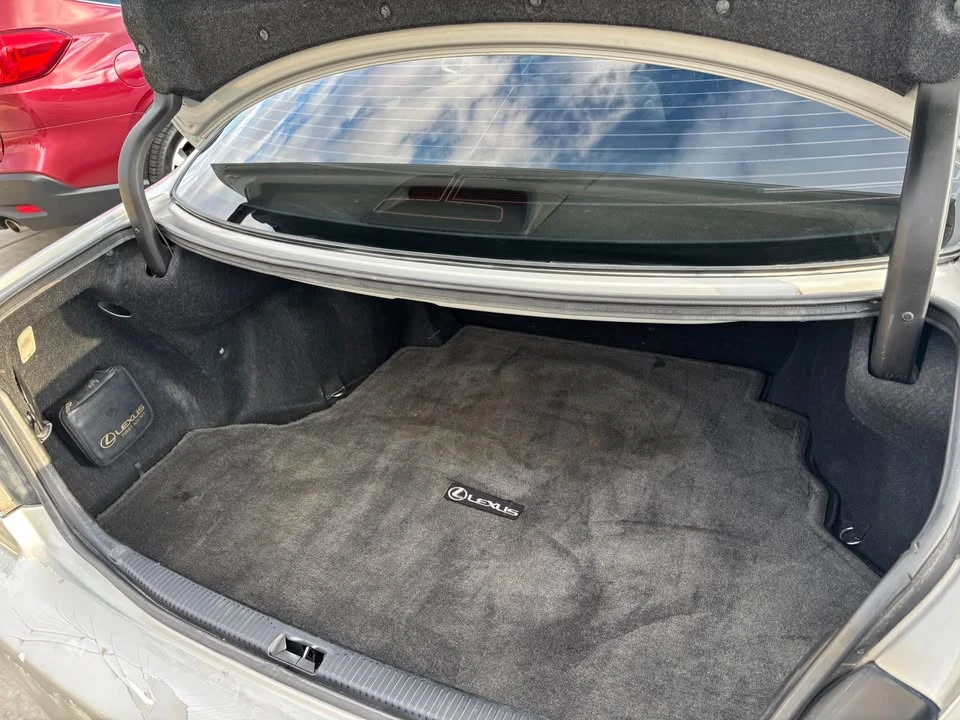 2005 Lexus ES 4th Gen - Image 11 of 17