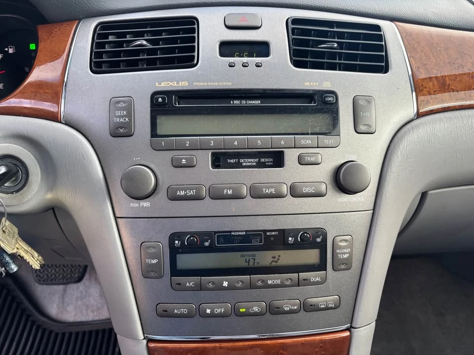 2005 Lexus ES 4th Gen - Image 9 of 17