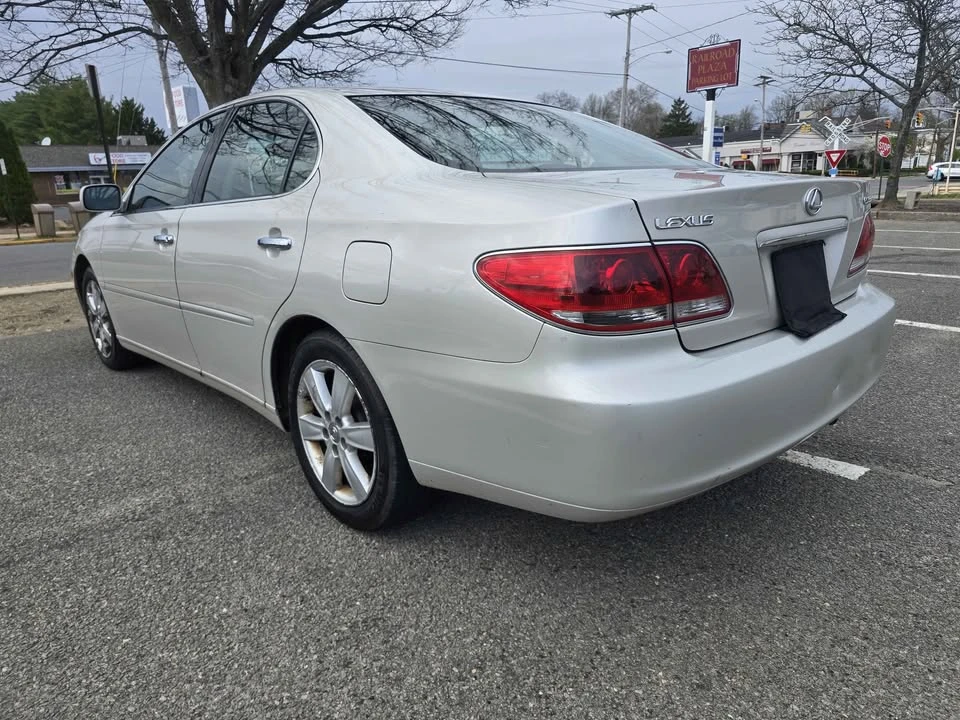 2005 Lexus ES 4th Gen - Image 9 of 17