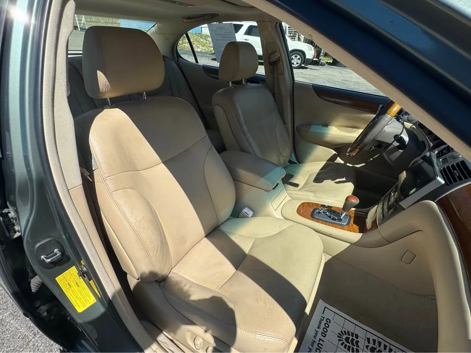 2005 Lexus ES 4th Gen - Image 13 of 16