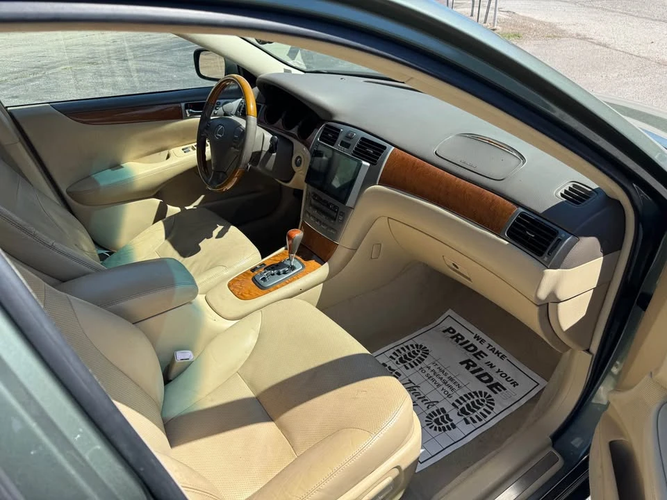2005 Lexus ES 4th Gen - Image 12 of 16
