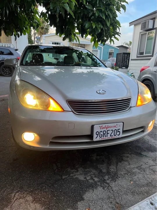 2005 Lexus ES 4th Gen - Image 2 of 4