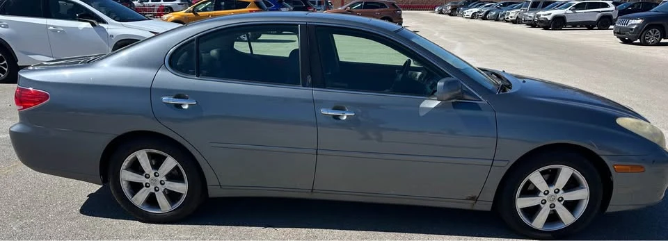 2005 Lexus ES 4th Gen - Image 2 of 11