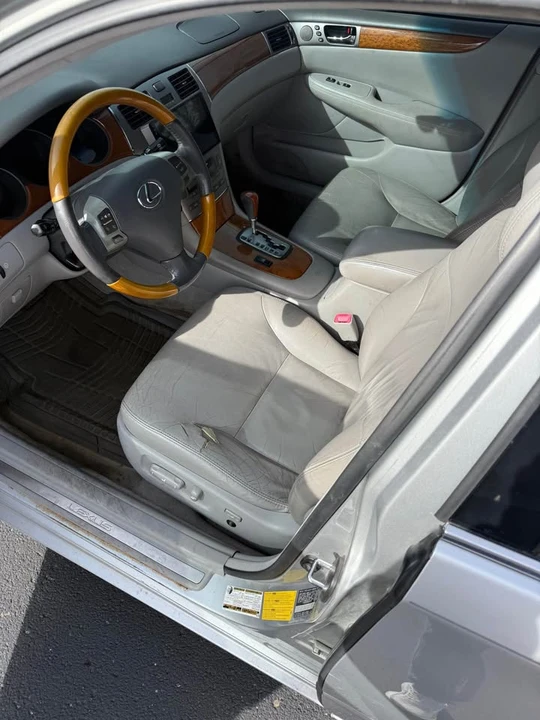 2005 Lexus ES 4th Gen - Image 5 of 11
