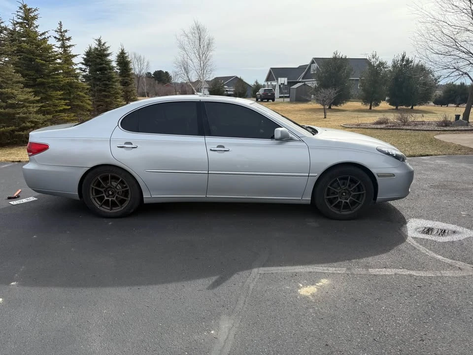 2005 Lexus ES 4th Gen - Image 3 of 11