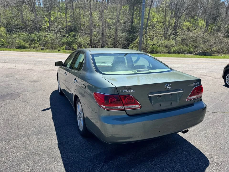 2005 Lexus ES 4th Gen - Image 5 of 16