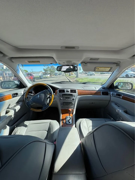 2005 Lexus ES 4th Gen - Image 6 of 12