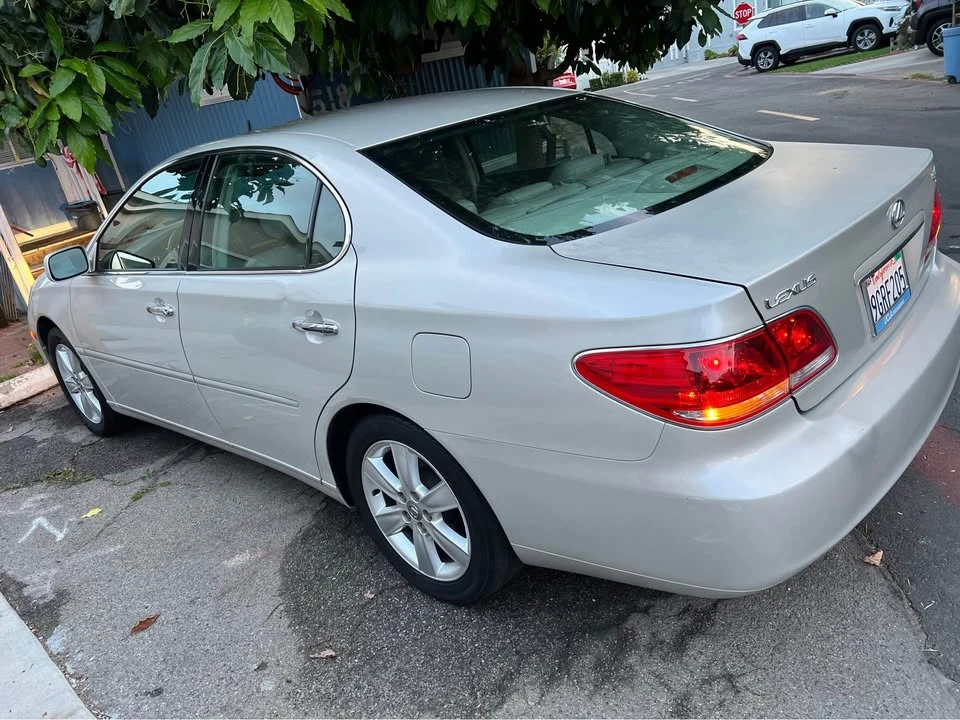 2005 Lexus ES 4th Gen - Image 4 of 4