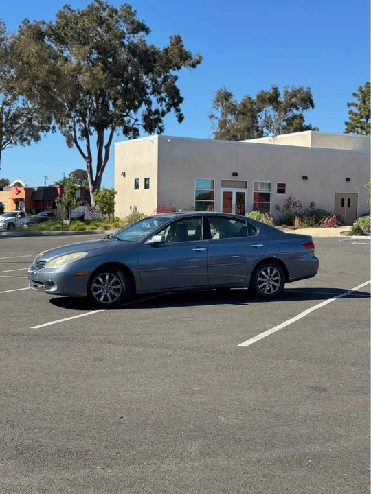 2005 Lexus ES 4th Gen - Image 4 of 12