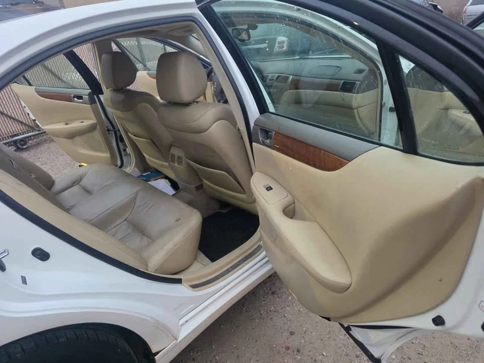 2005 Lexus ES 4th Gen - Image 14 of 16