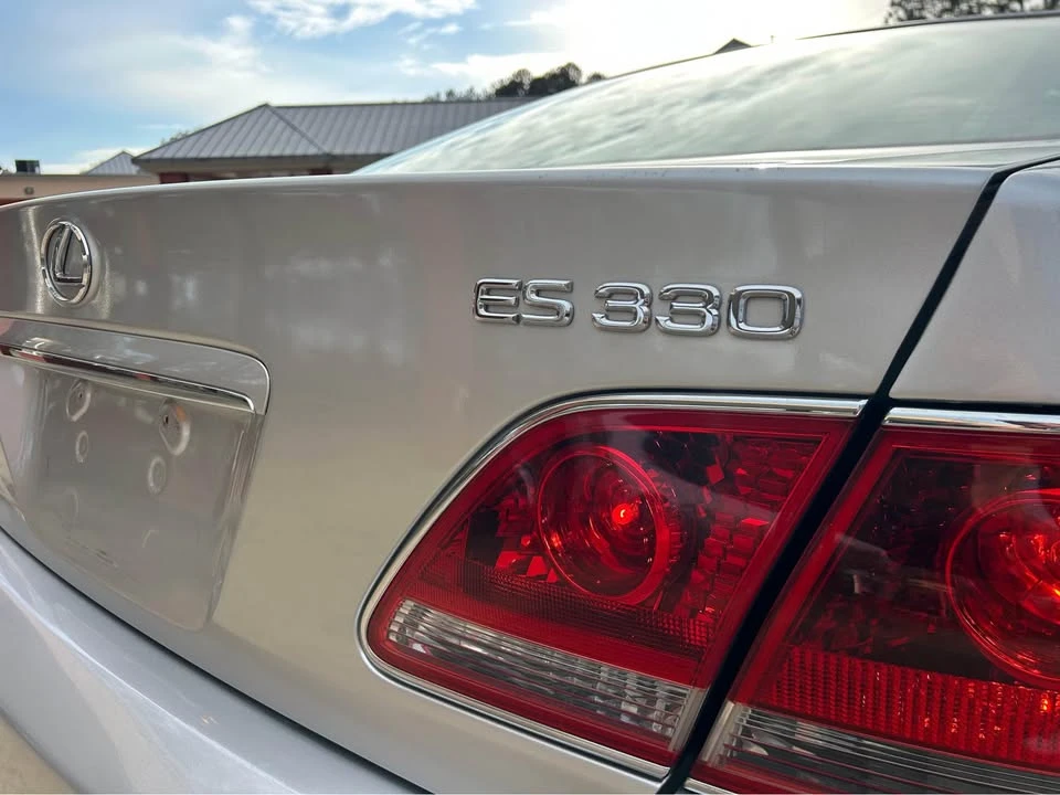 2005 Lexus ES 4th Gen - Image 12 of 20