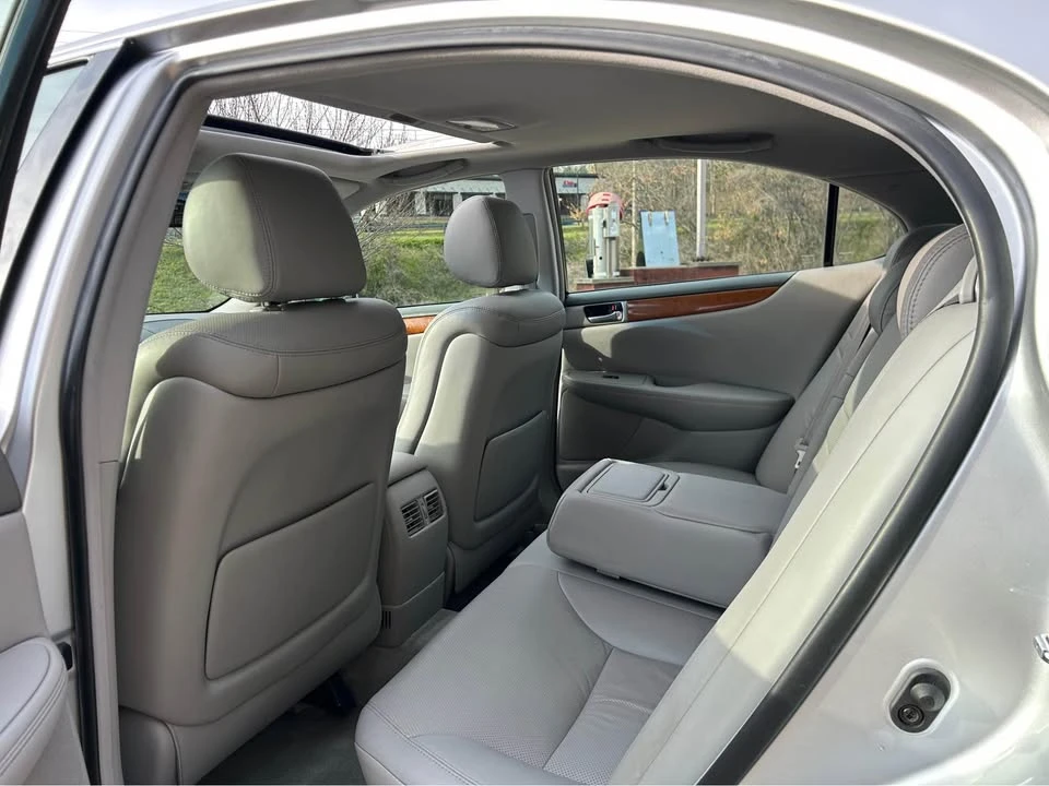 2005 Lexus ES 4th Gen - Image 9 of 20
