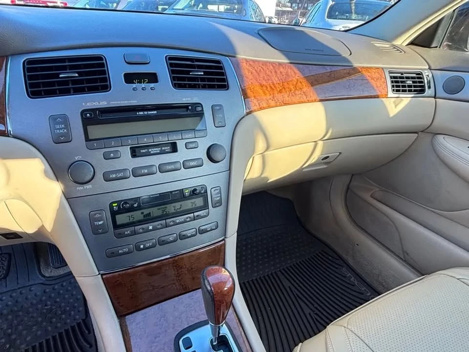 2005 Lexus ES 4th Gen - Image 14 of 20