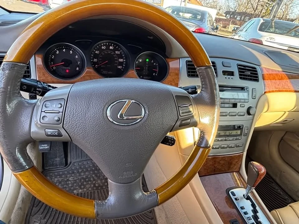 2005 Lexus ES 4th Gen - Image 12 of 20