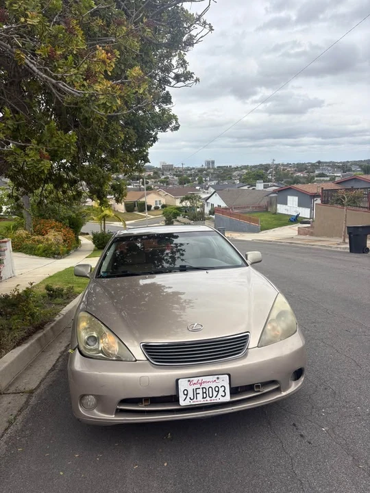 2005 Lexus ES 4th Gen - Image 2 of 5