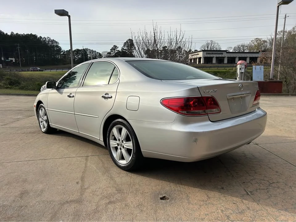 2005 Lexus ES 4th Gen - Image 11 of 20