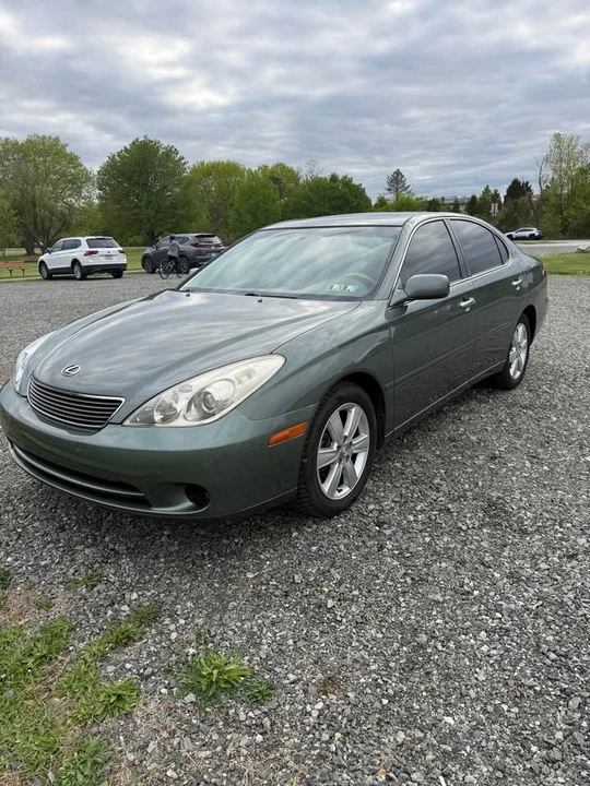 2005 Lexus ES 4th Gen - Image 2 of 14