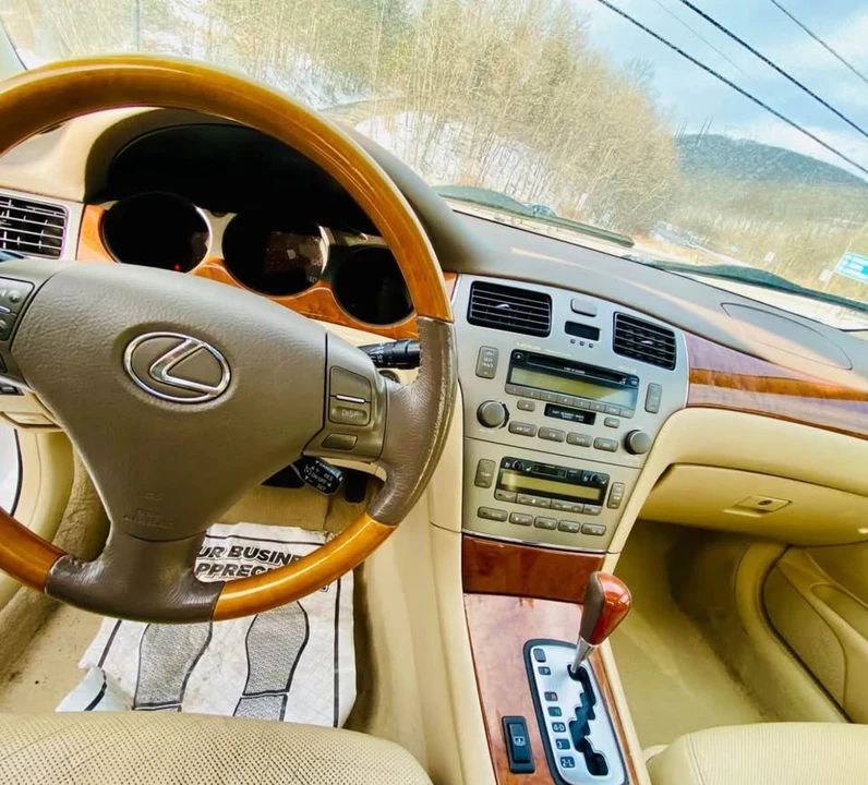 2005 Lexus ES 4th Gen - Image 7 of 7