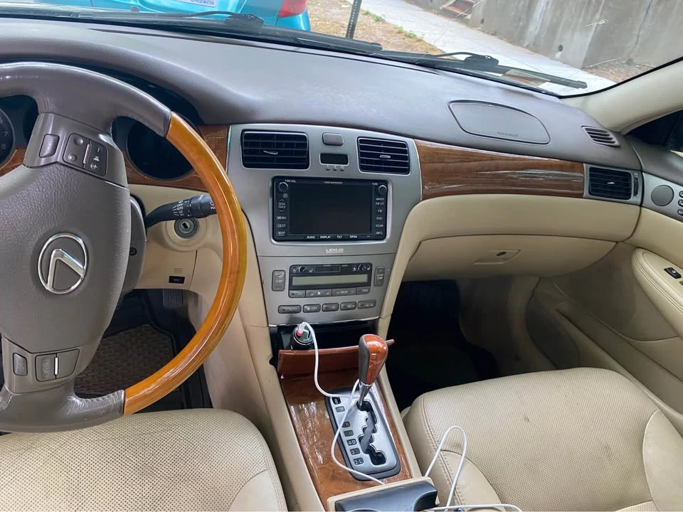 2005 Lexus ES 4th Gen - Image 3 of 6