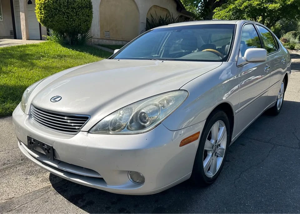 2005 Lexus ES 4th Gen - Image 2 of 10
