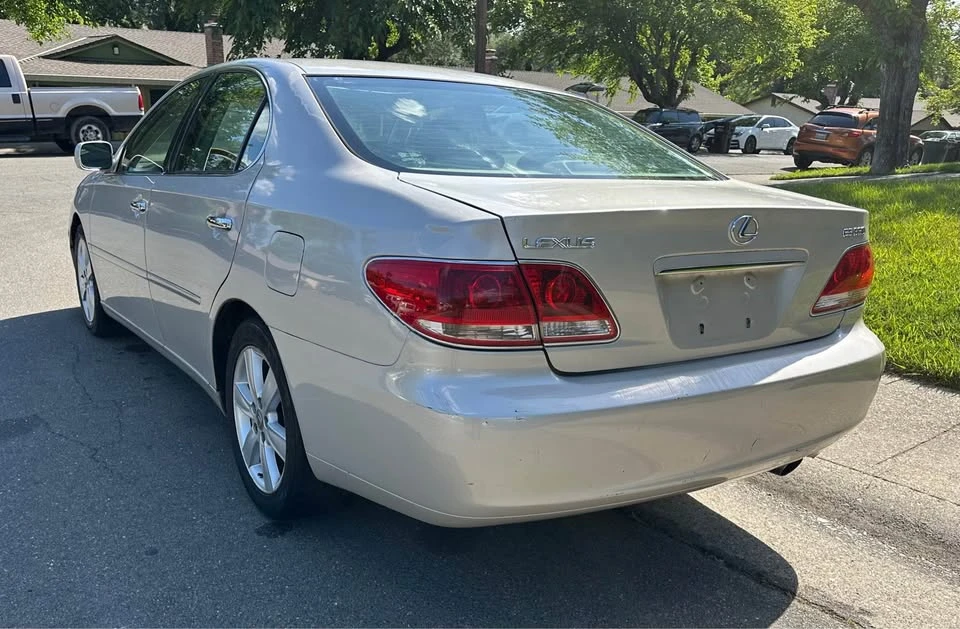 2005 Lexus ES 4th Gen - Image 4 of 10