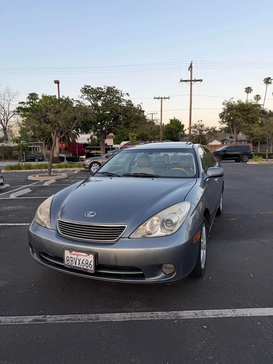2005 Lexus ES 4th Gen - Image 2 of 15