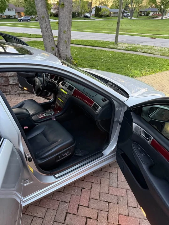 2005 Lexus ES 4th Gen - Image 13 of 19