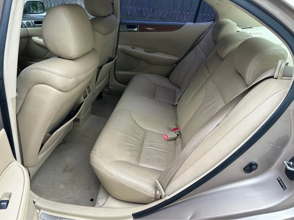 2005 Lexus ES 4th Gen - Image 11 of 20