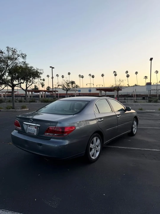 2005 Lexus ES 4th Gen - Image 4 of 15
