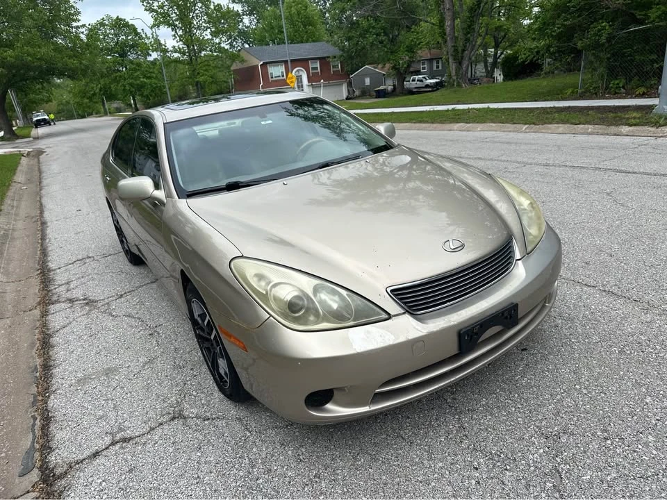 2005 Lexus ES 4th Gen - Image 19 of 20