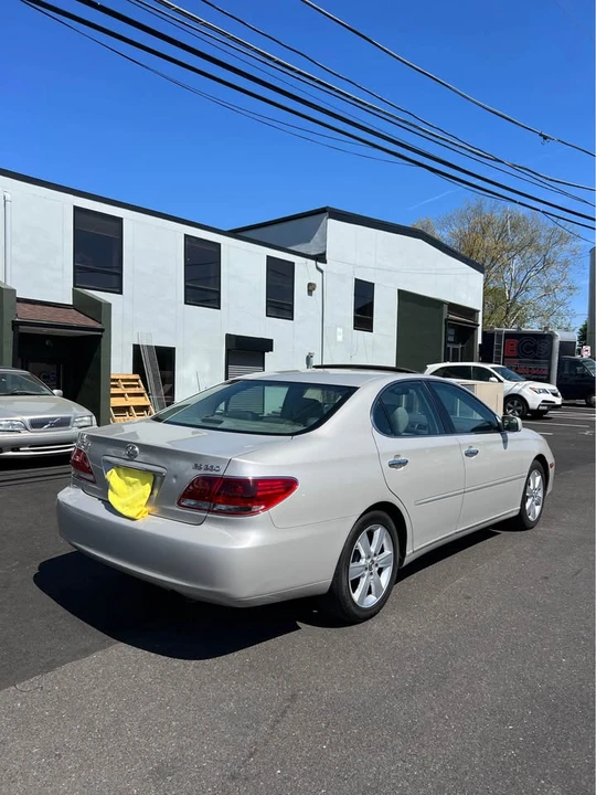 2005 Lexus ES 4th Gen - Image 4 of 11