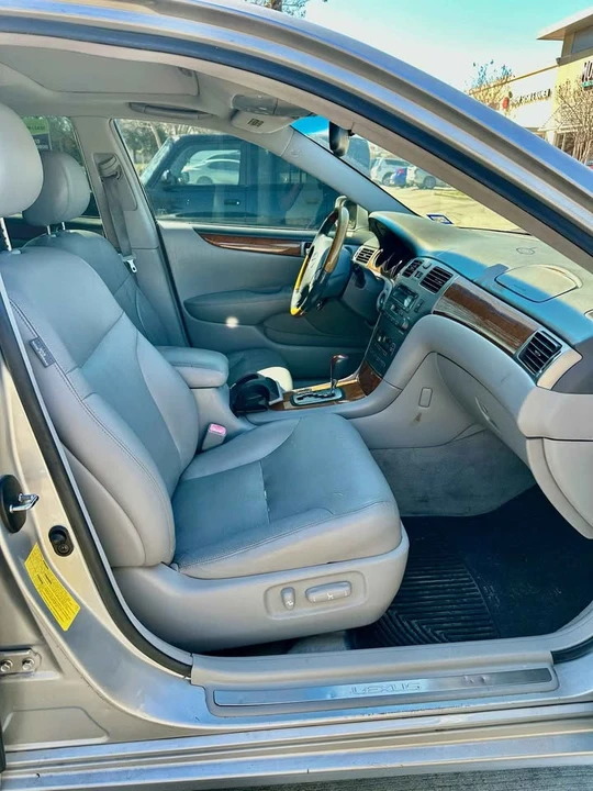 2005 Lexus ES 4th Gen - Image 4 of 5
