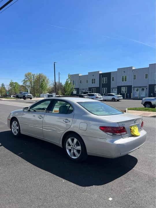 2005 Lexus ES 4th Gen - Image 3 of 11