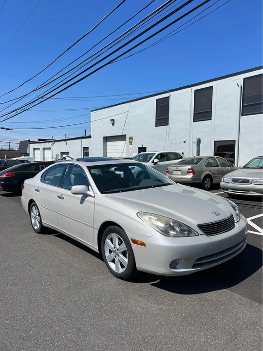 2005 Lexus ES 4th Gen - Image 2 of 11