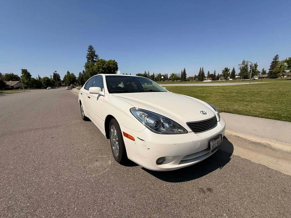 2005 Lexus ES 4th Gen - Image 2 of 11