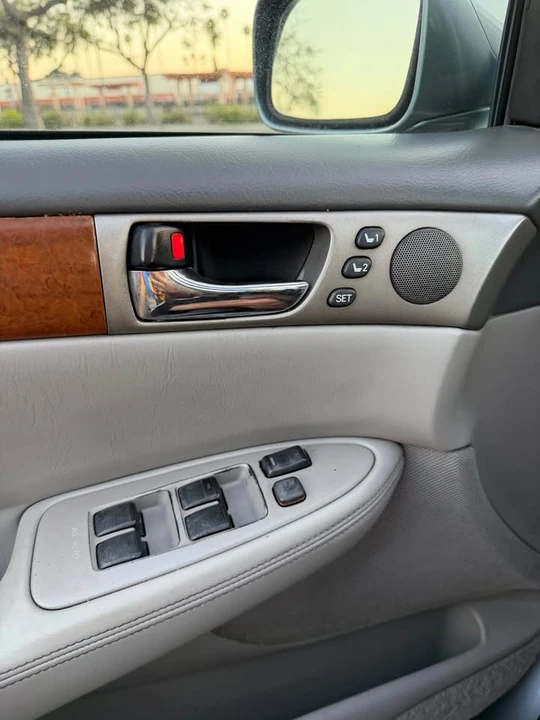 2005 Lexus ES 4th Gen - Image 8 of 15