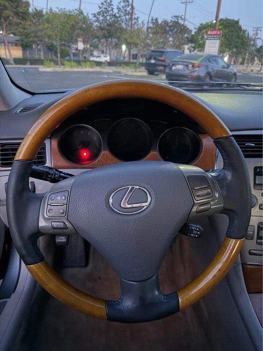 2005 Lexus ES 4th Gen - Image 13 of 15
