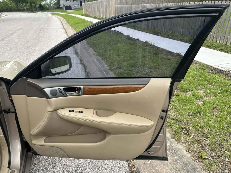 2005 Lexus ES 4th Gen - Image 14 of 17